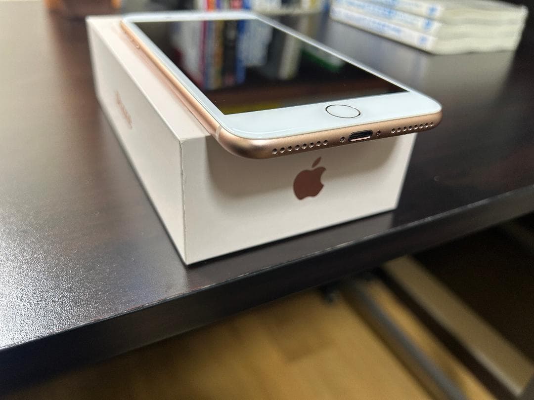 iPhone8 Plus 64GB ゴールド SIMフリー 海外版