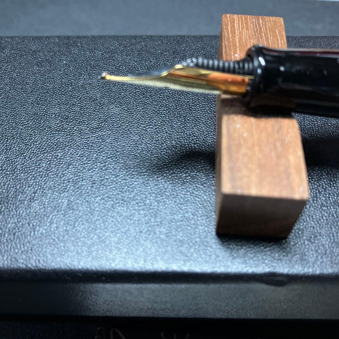 木軸万年筆　ワンチャー製　渓流ニブ　試し書きのみ使用