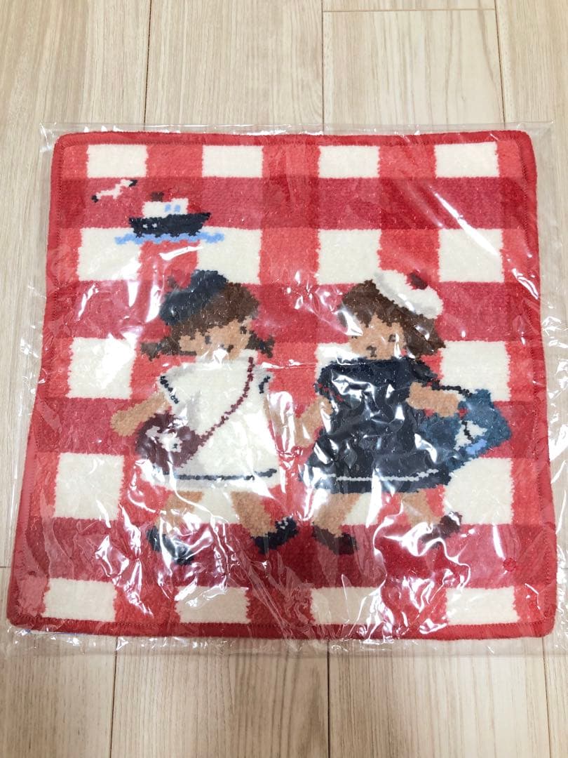 値下げバラ売り不可　新品未使用　ファミリア　シェニール織　タオルハンカチ