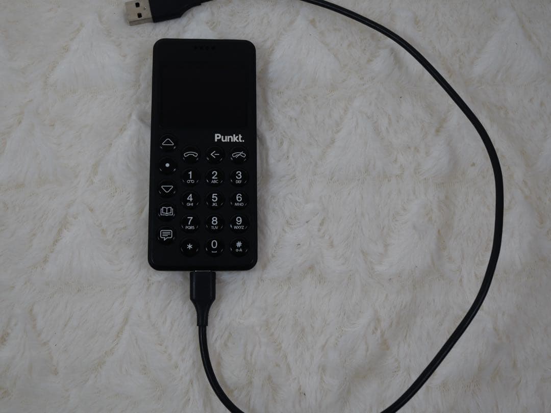 プンクト Punkt. 集中力を取り戻す携帯電話 MP02 ブラック