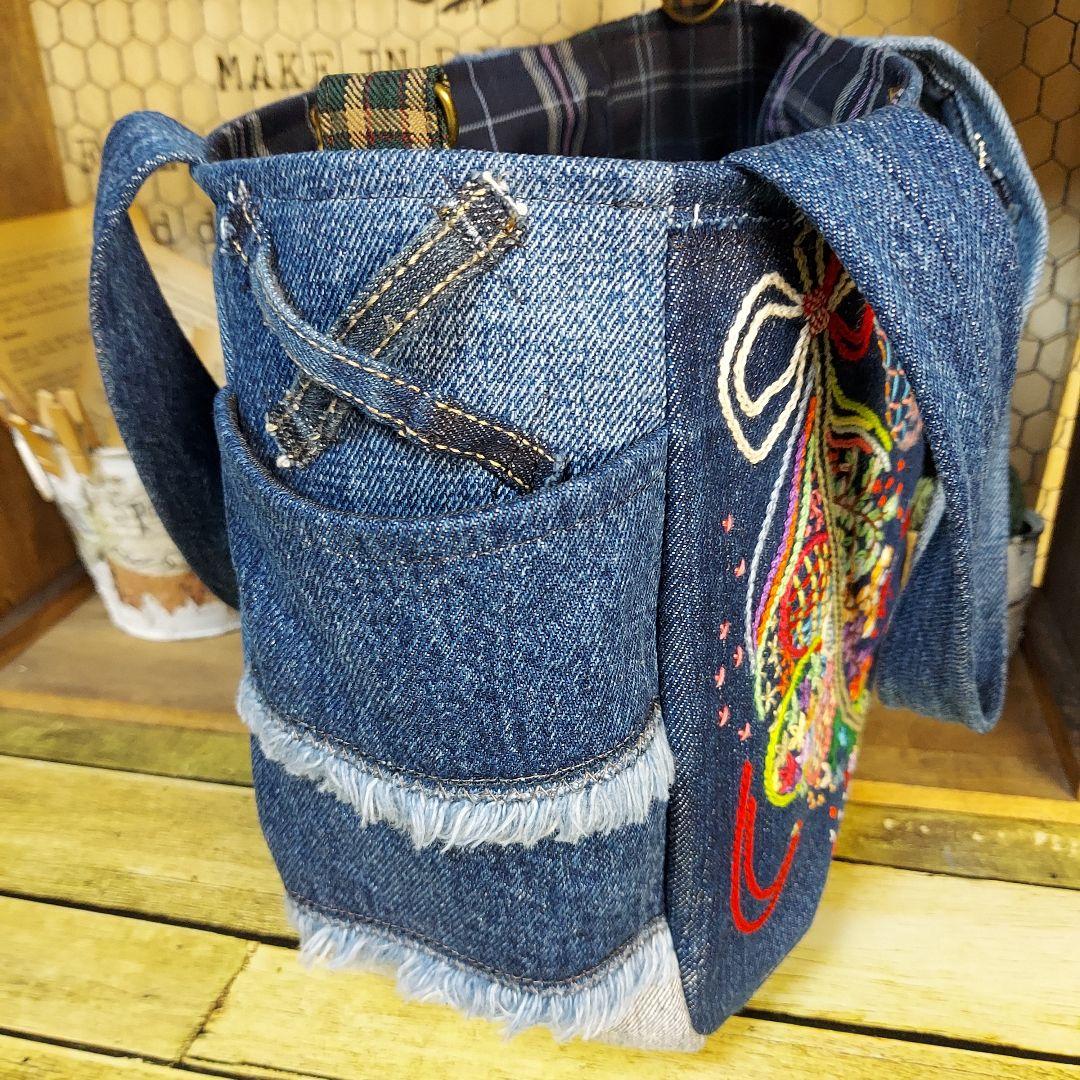 【Kura】刺繍デニムバック　No.650　デニムリメイク　刺繍バック