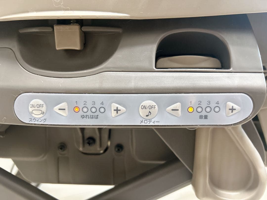 【Combi】ネムリラ オートスウィング(ハイローチェア)