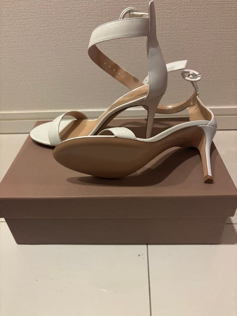 りんご　Gianvito Rossi ジャンヴィトロッシ　サンダル 2品