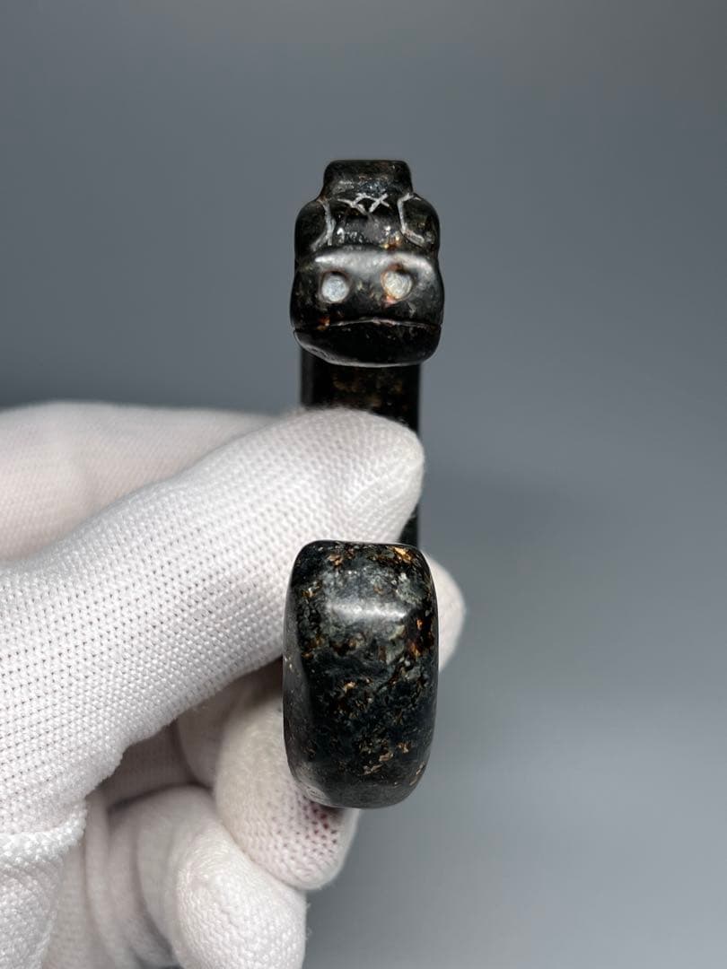 古美術　玉豚竜　紅山文化　C型玉礼器　祭祀器　根付　お守り　石鉄隕石磁石に反応有