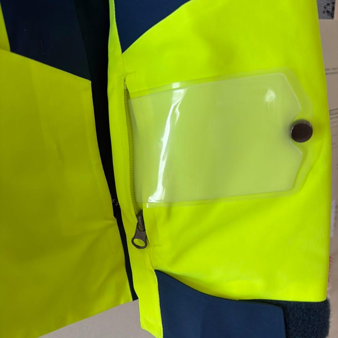 オンヨネスキーウェアデモチームジャケットＭサイズ1回使用美品