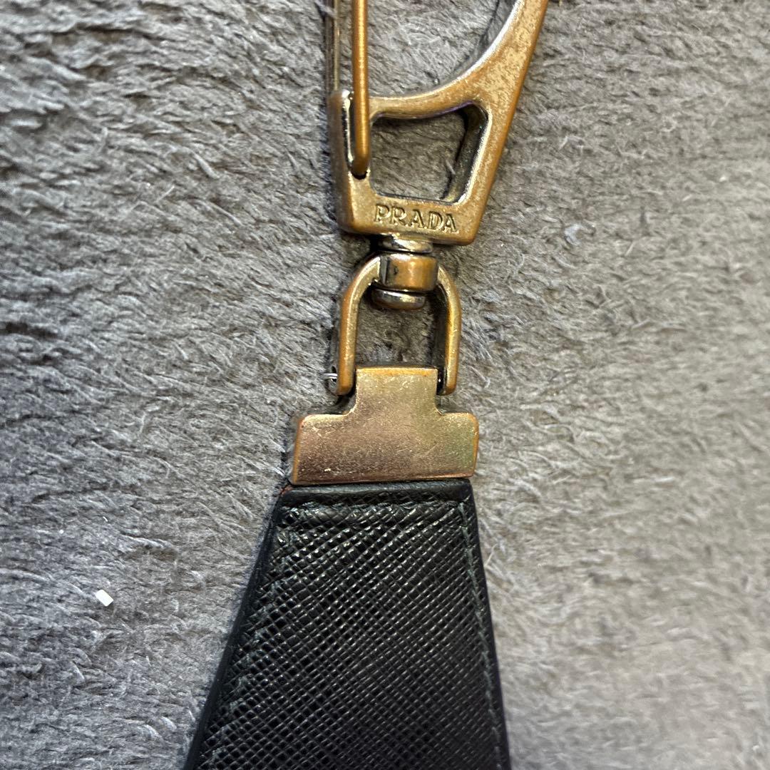 プラダ　キーホルダー　ストラップ　キーリング　0710