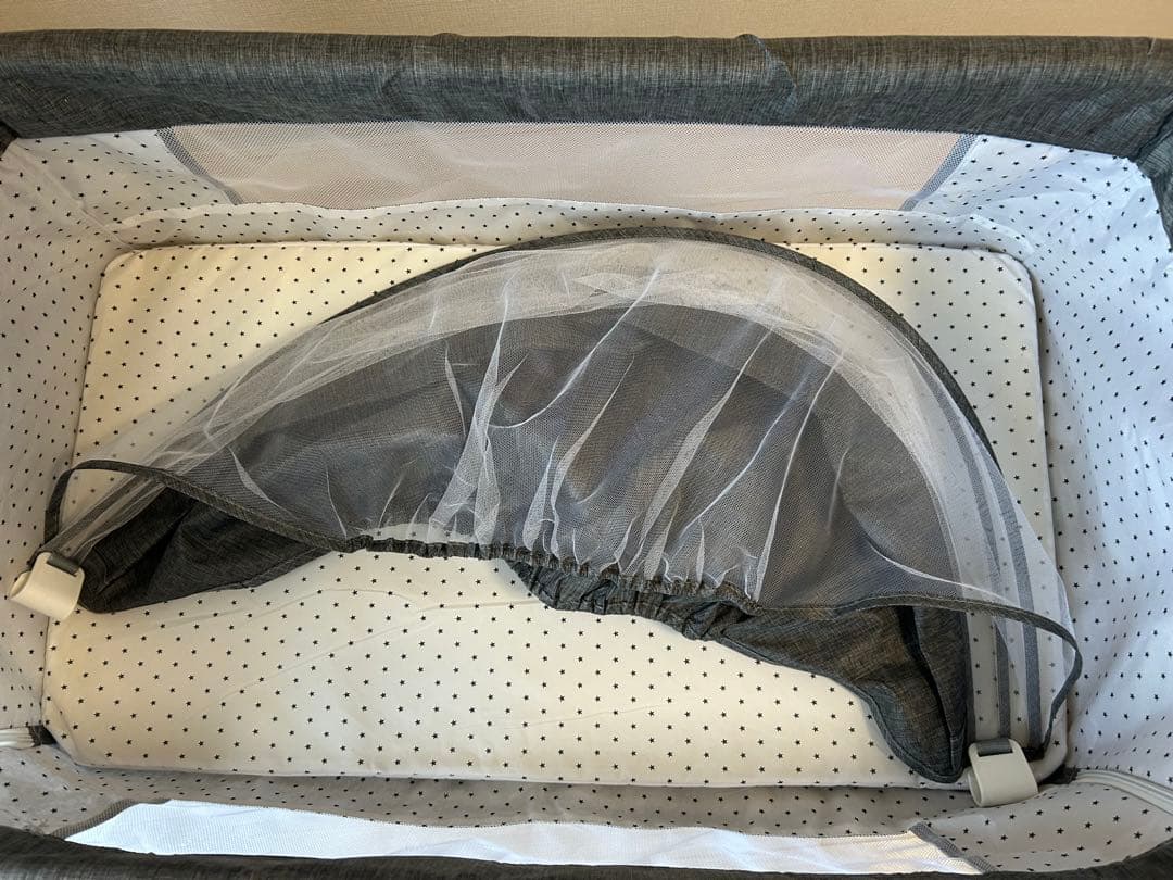 【マットレス未使用】ベビーベッド 折りたたみ式　キャスター付き