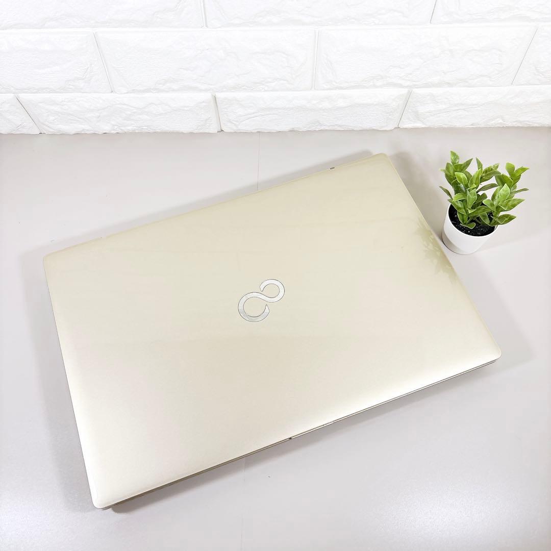 大容量でたっぷり保存！✨メモリ8GB カメラ フルHD ノートパソコン 富士通