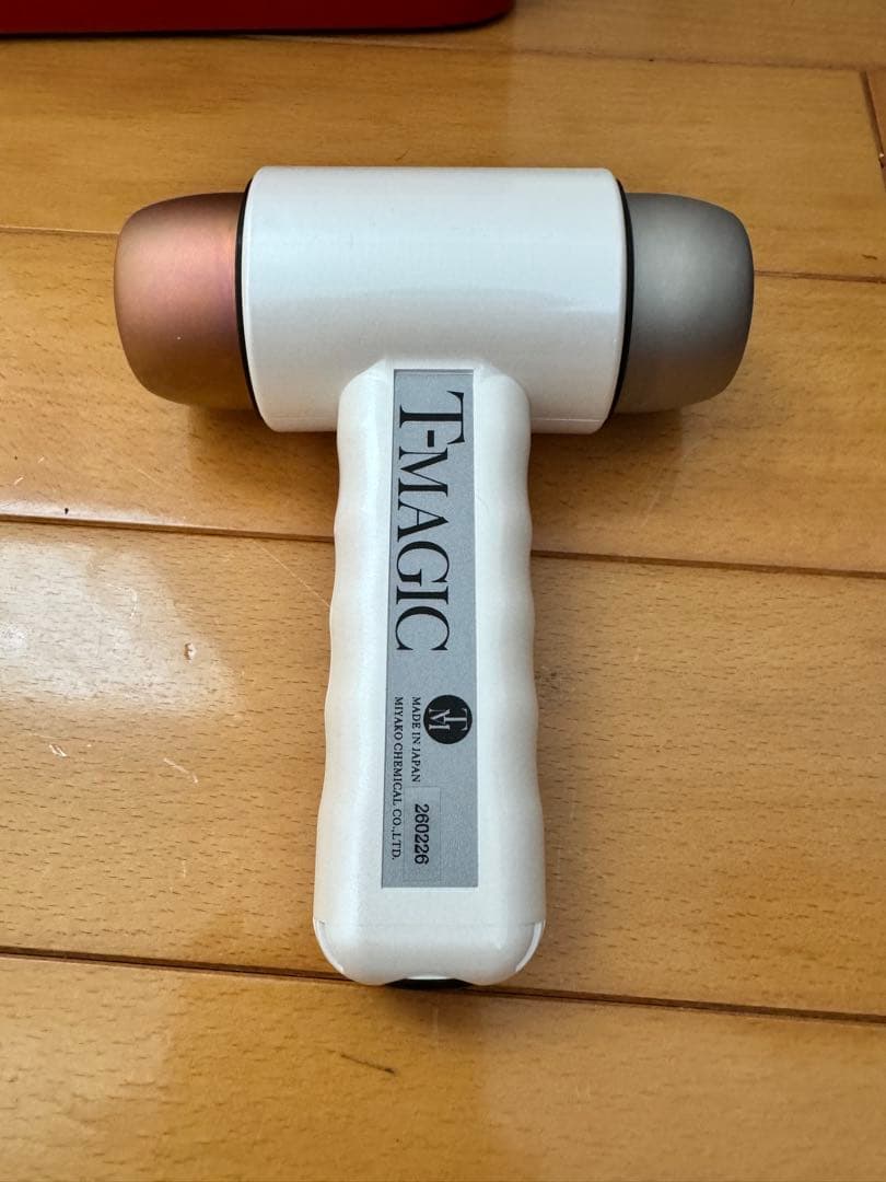 サ*ー様 T-MAGIC 美顔器 EMS機能付き