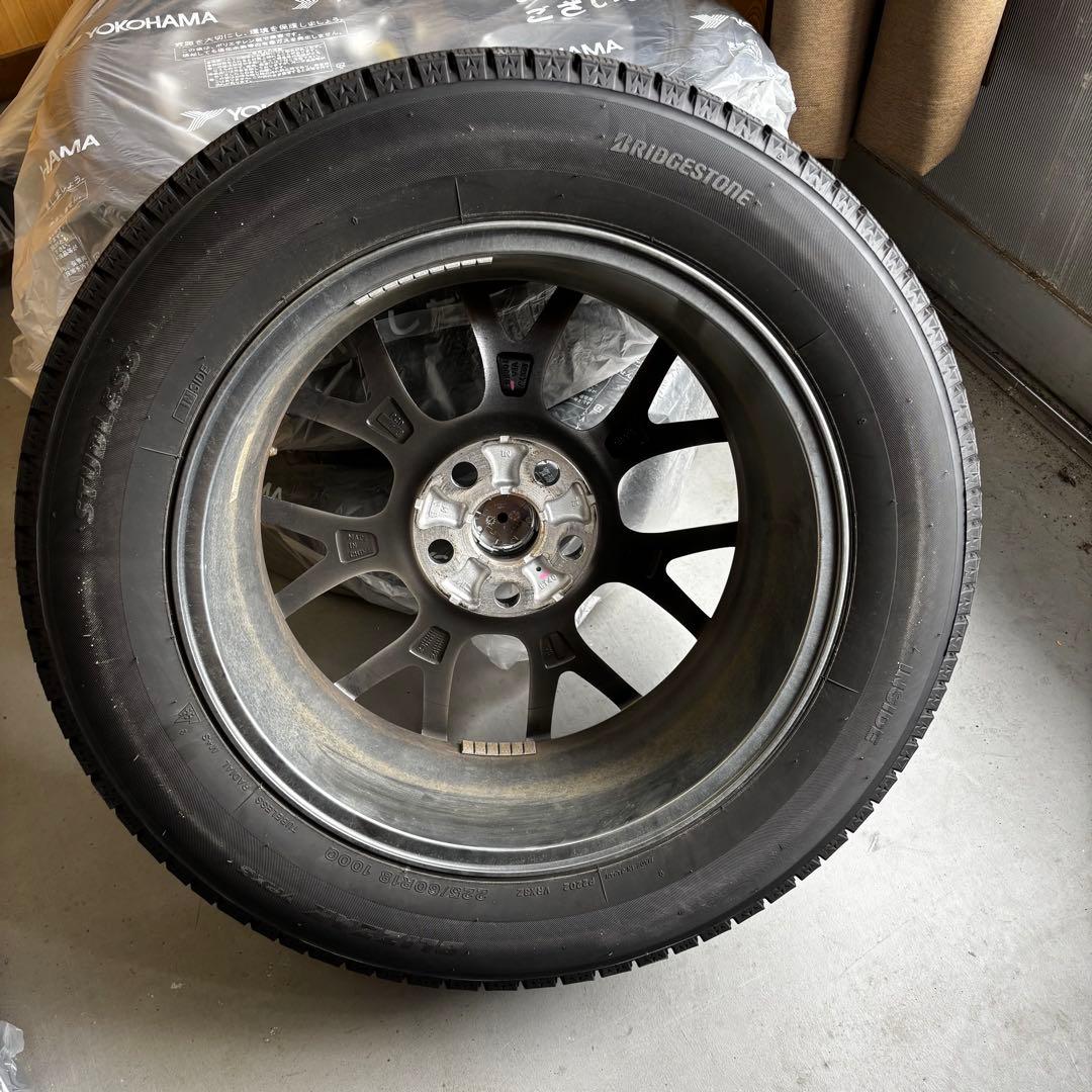 BRIDGESTONE BLIZZAK 225/60R18 レフィナーダ