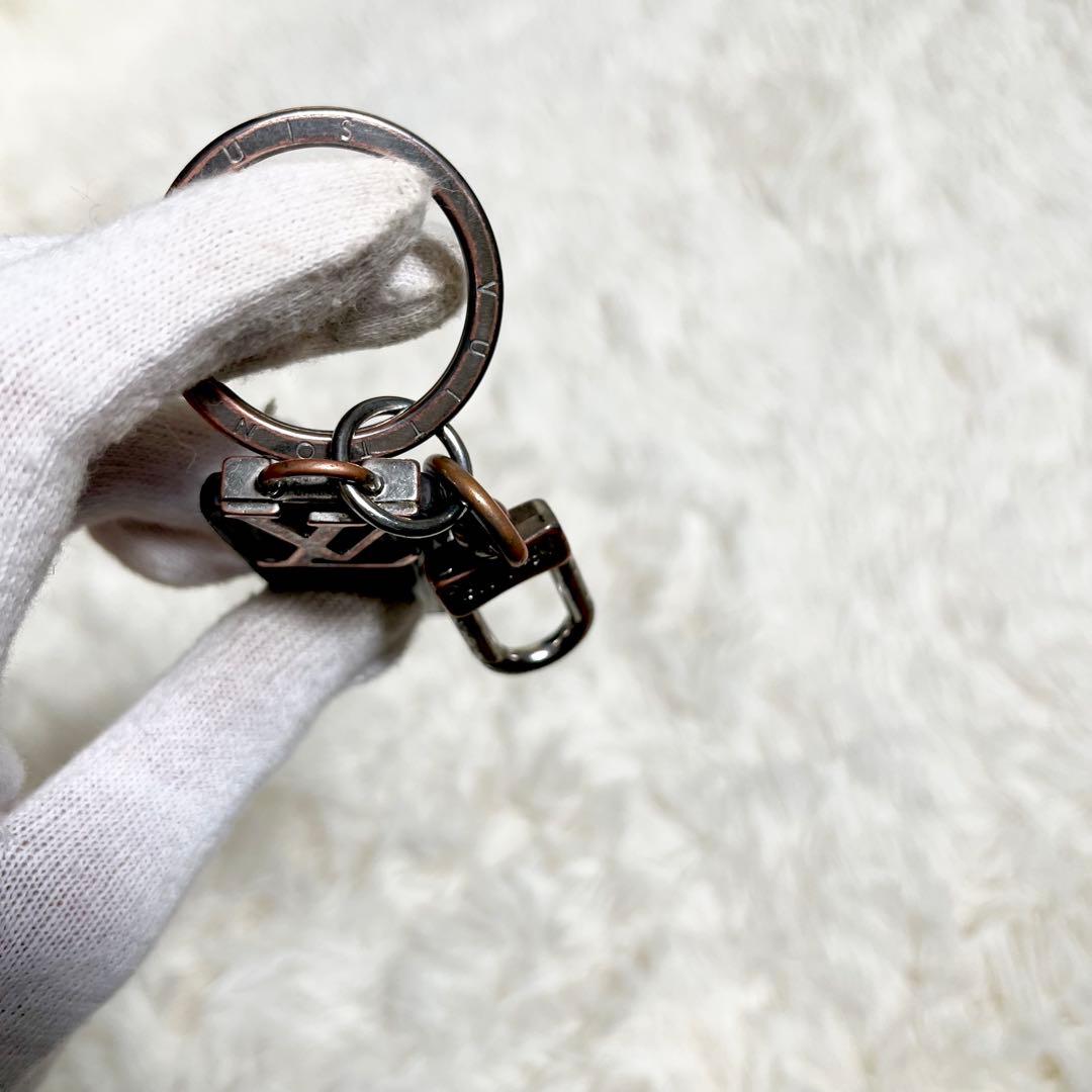 美品✨ルイヴィトン ポルトクレ エピ 黒 青 バイカラー LVロゴ キーチャーム