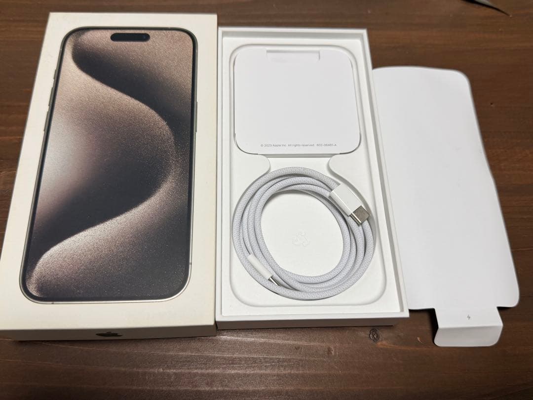 Apple iPhone 15 Pro シルバー 256GB 本体　美品