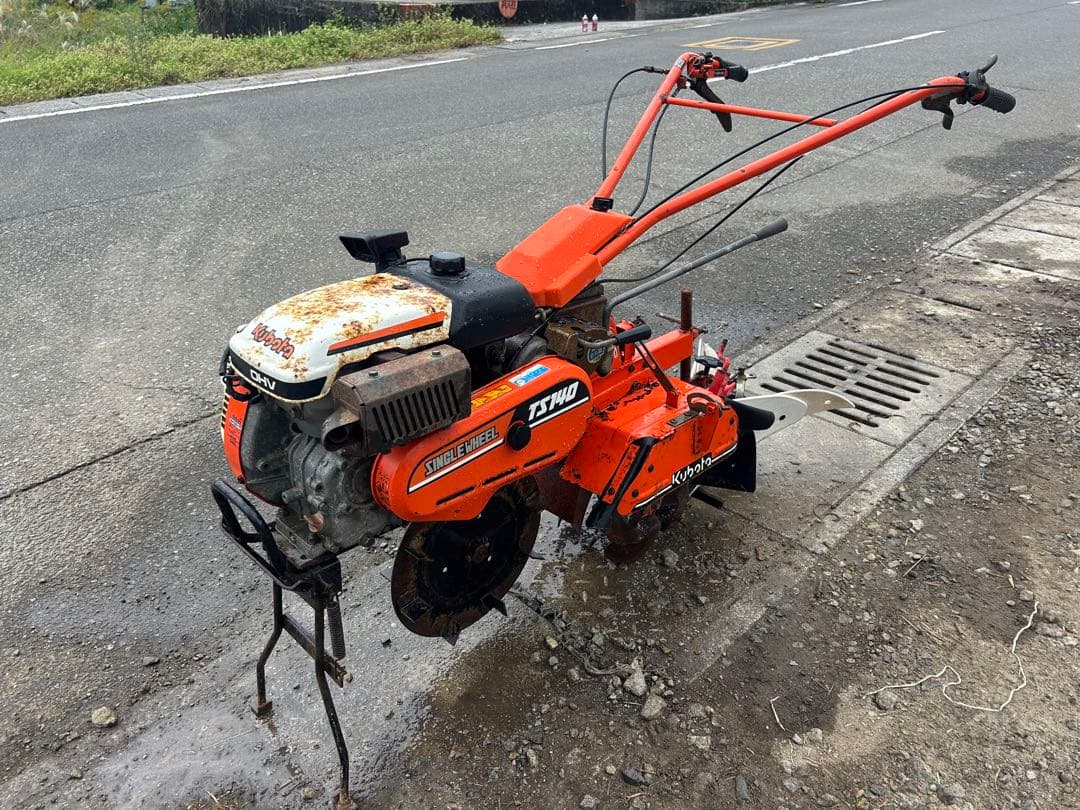 宮崎　クボタ　管理機 4馬力 畝立て 畝上げ 溝掘り 中耕　正転逆転　培土器付き