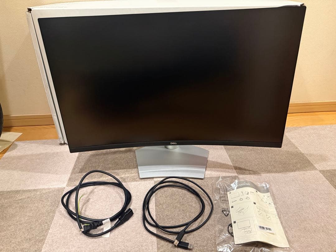 Dell S3221QS 31.5インチ 4K 曲面モニター
