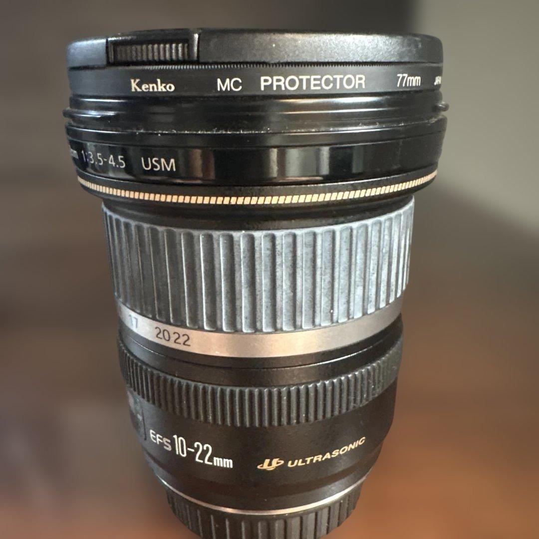 Canon EF-S 10-22mm USM, フィルタとフード付き