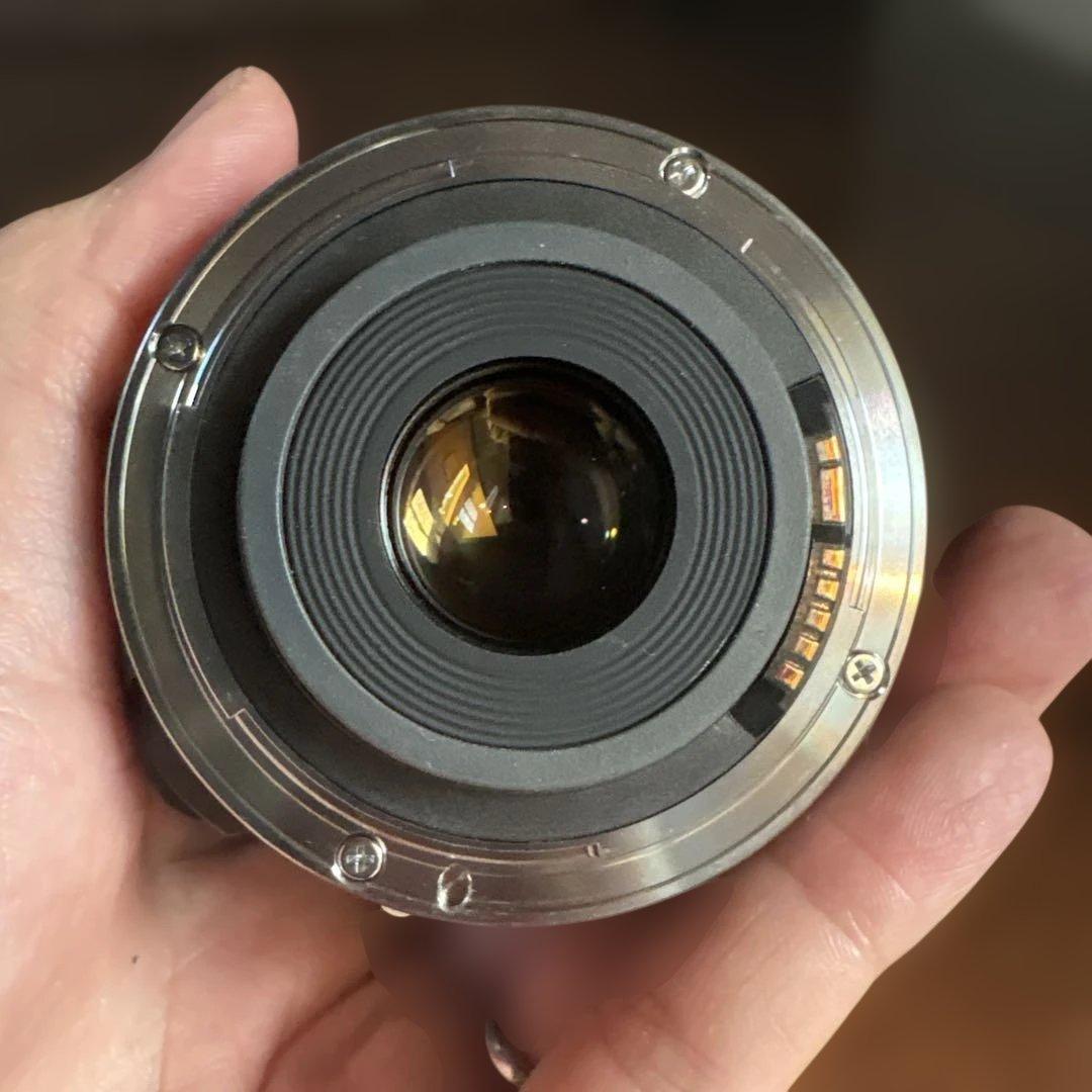 Canon EF-S 10-22mm USM, フィルタとフード付き