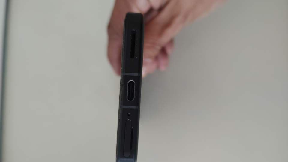 arrows Alpha M08 ブラック　simフリー　クリアケース付