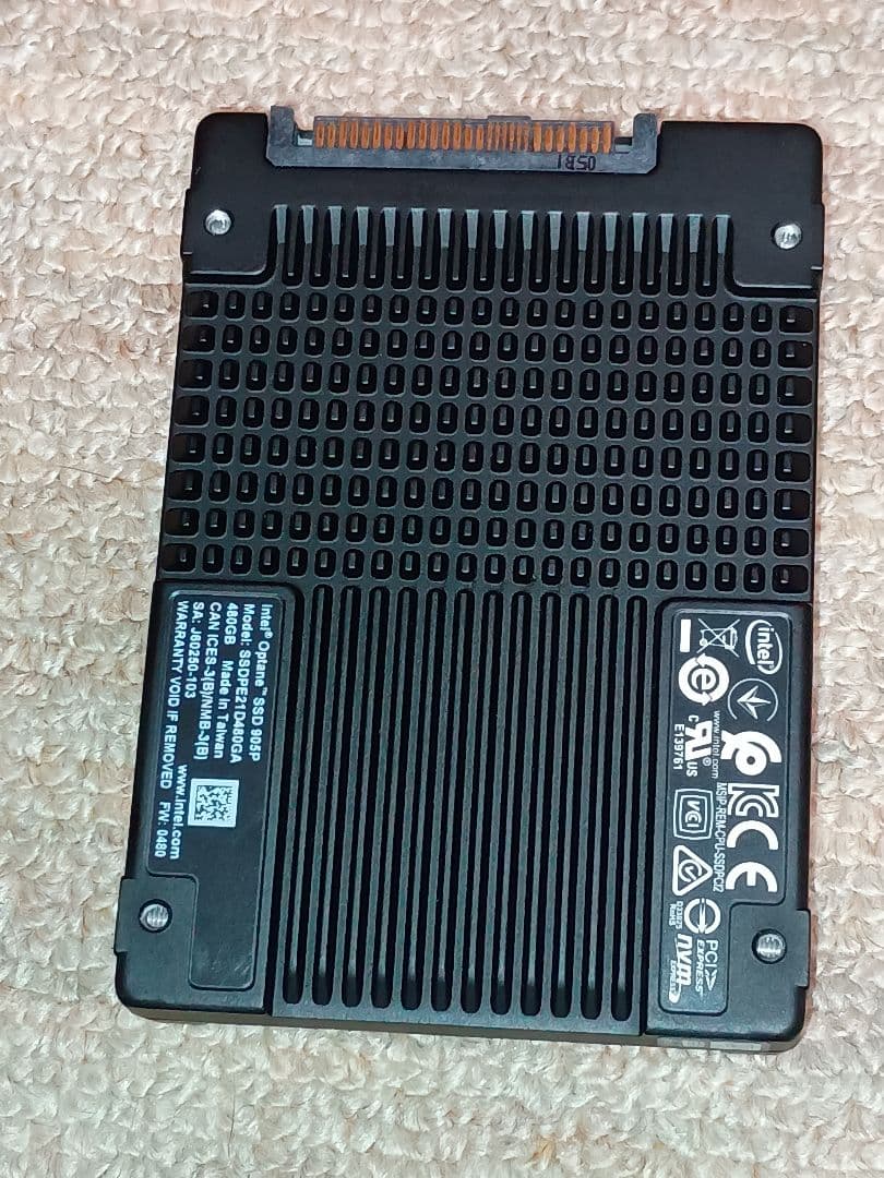 Intel Optane SSD 905P ケーブル付き
