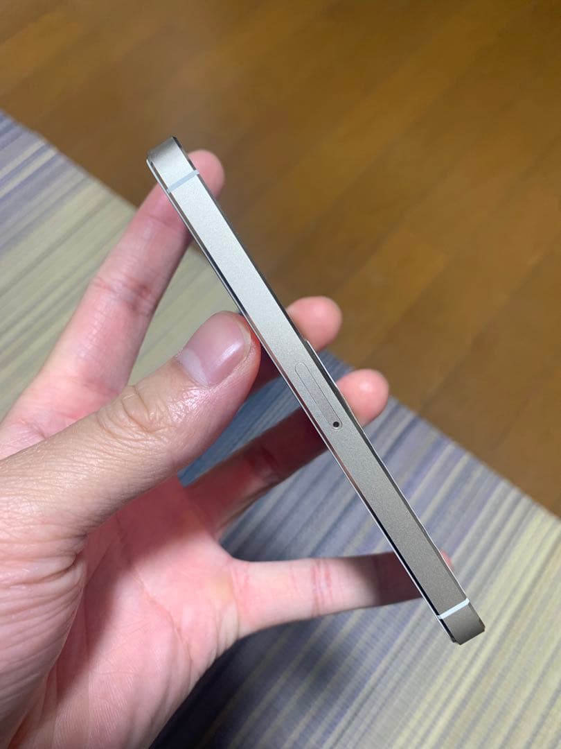 Apple iPhone 5s ゴールド 本体