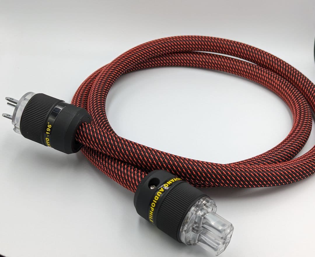 電源ケーブル　3pプラグ　オーディオアンププラグ、古河電気純銅線材を採用1.5m