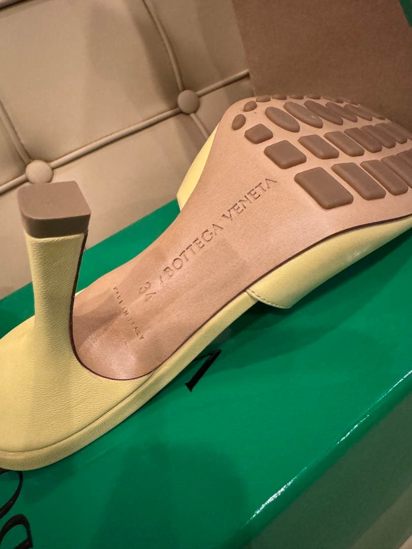 BOTTEGA VENETA イエローミュール