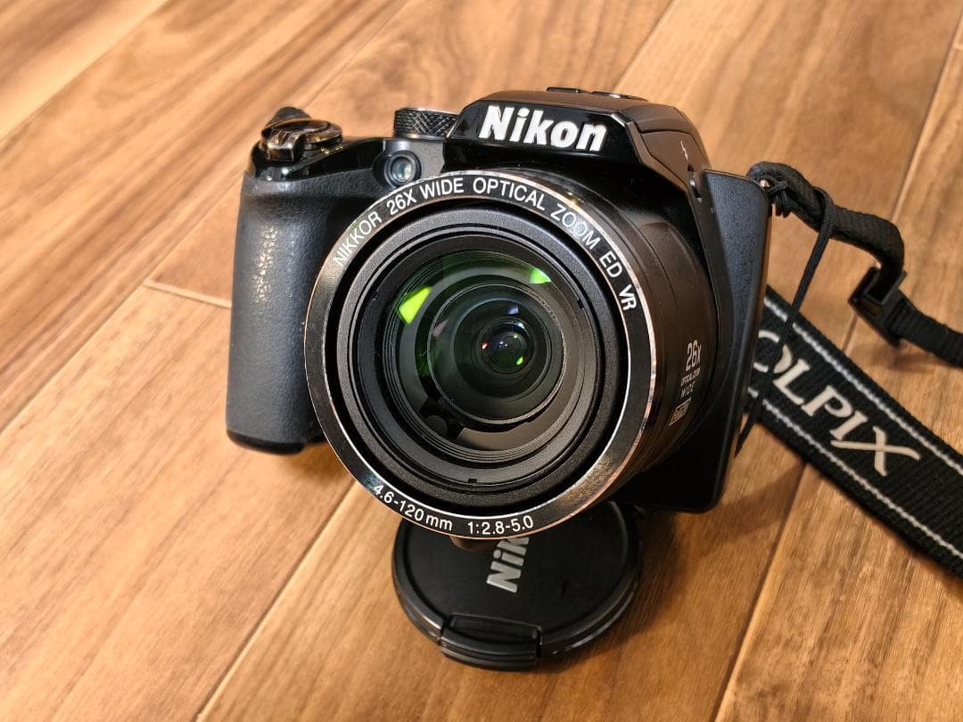 Nikon S800c（美品）＋ P100（26倍ズーム）／動作良好・充電器付き