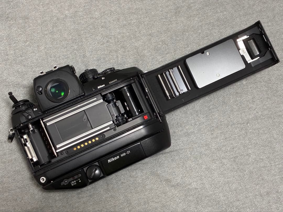 ⭐️外観美品⭐️ニコン Nikon F4S & 標準ズームレンズ 一眼フィルムカメラ