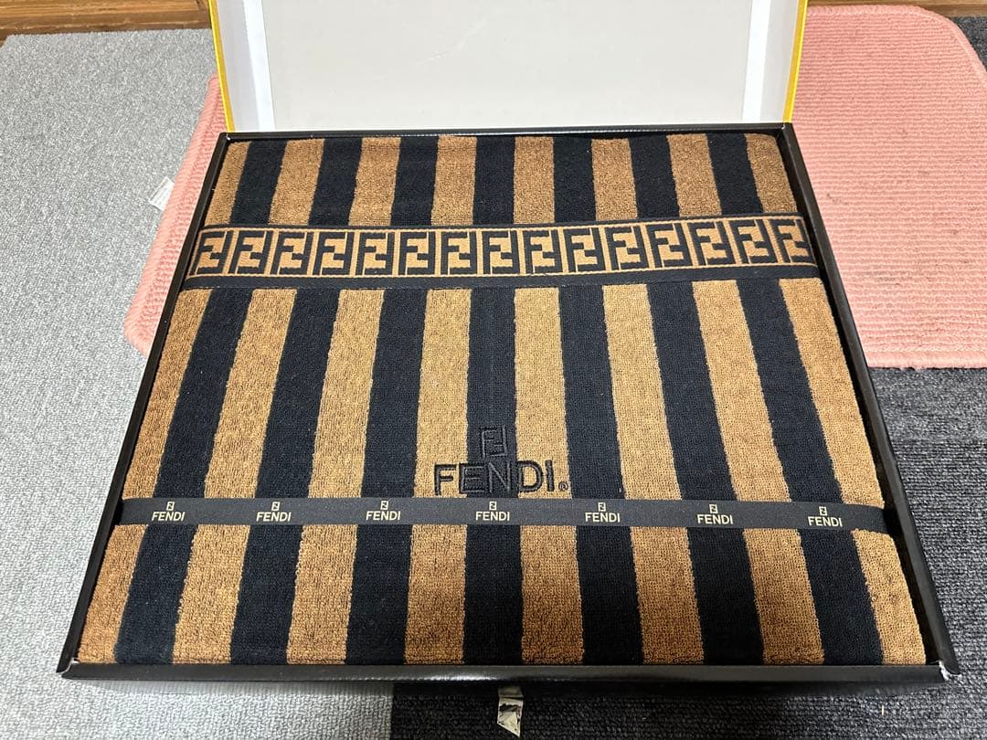 FENDI タオルケット ズッカ柄 140x200サイズ