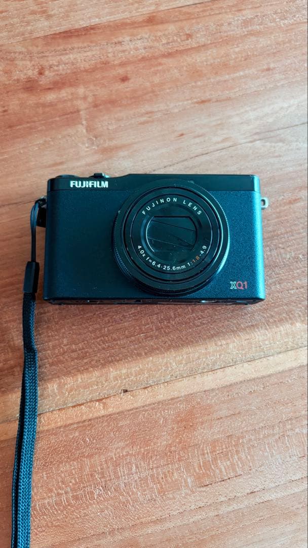 【美品】FUJIFILM XQ1 コンパクトデジタルカメラ