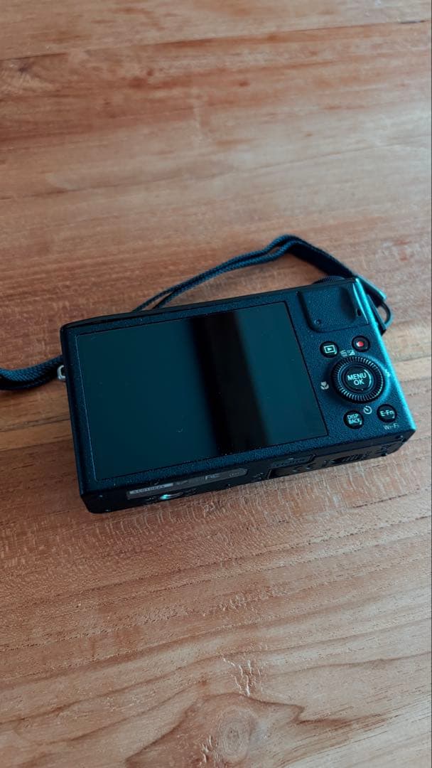 【美品】FUJIFILM XQ1 コンパクトデジタルカメラ