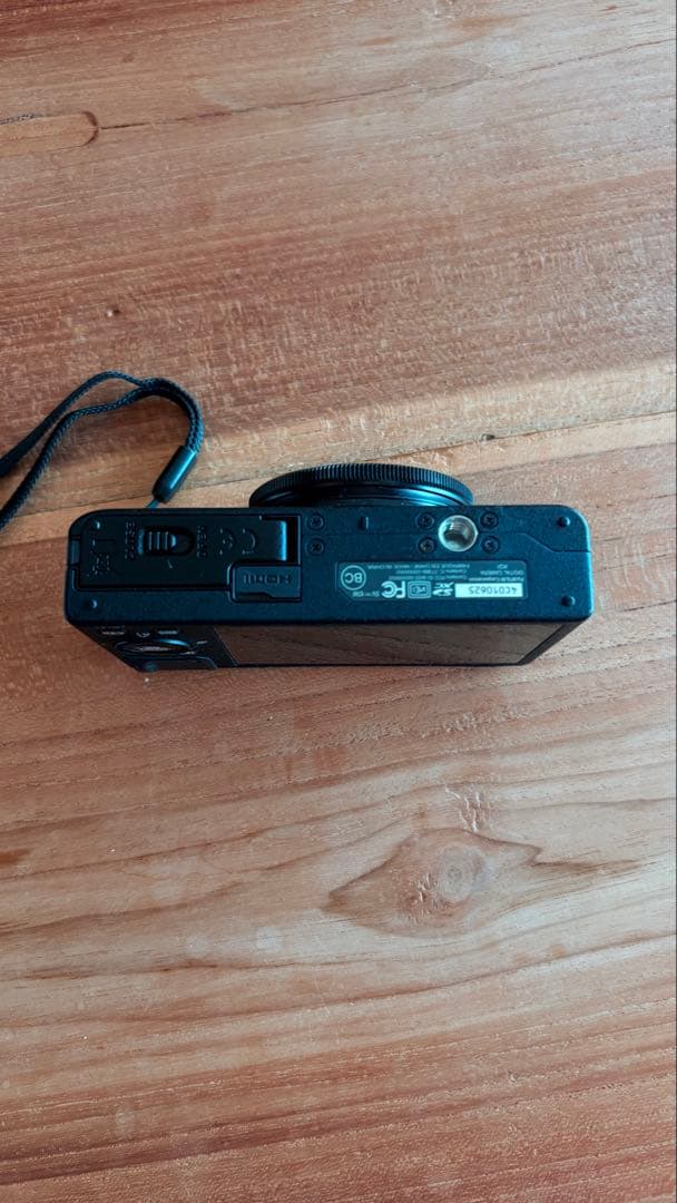 【美品】FUJIFILM XQ1 コンパクトデジタルカメラ