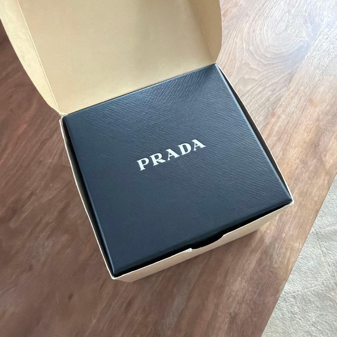 PRADAフォン