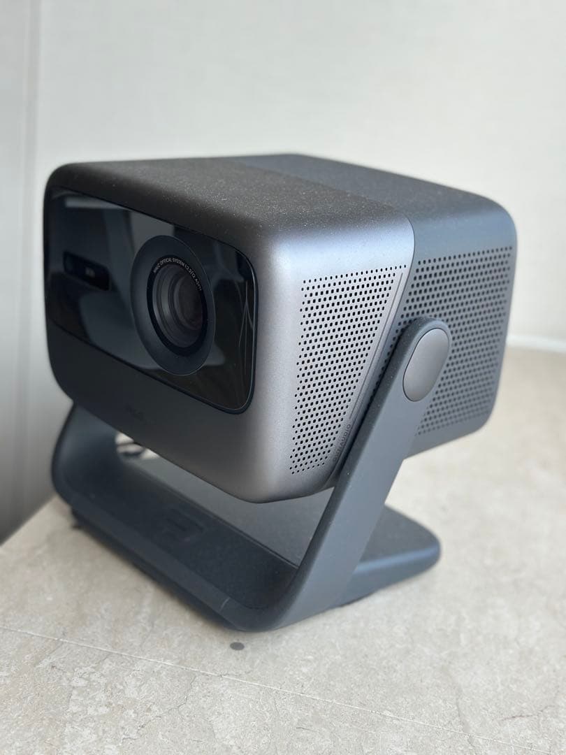 JMGO N1 ultra4K対応 3色レーザープロジェクター（専用スタンド付）