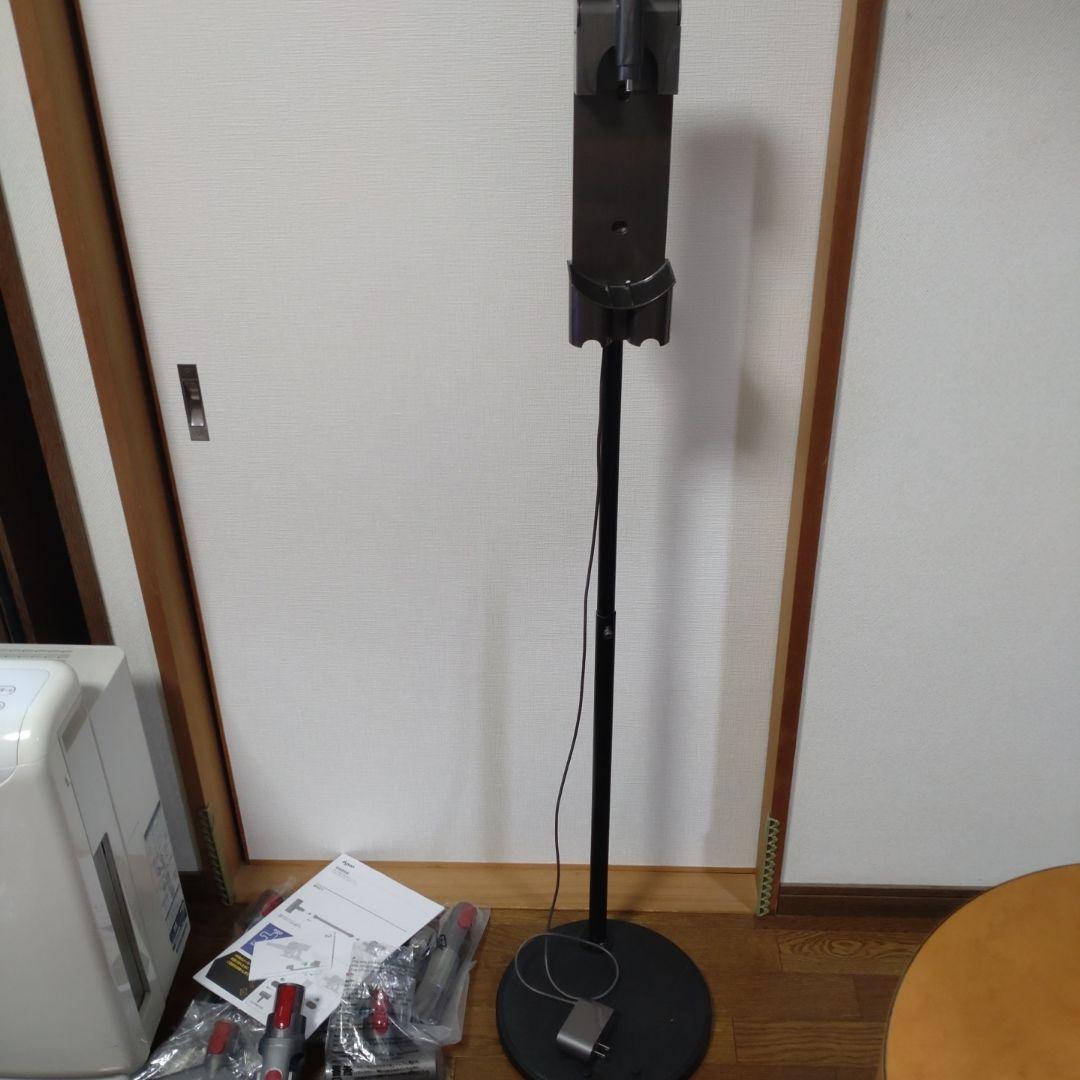 ダイソン Dyson　V8 Fluffy＋　付属品多数　専用台付き