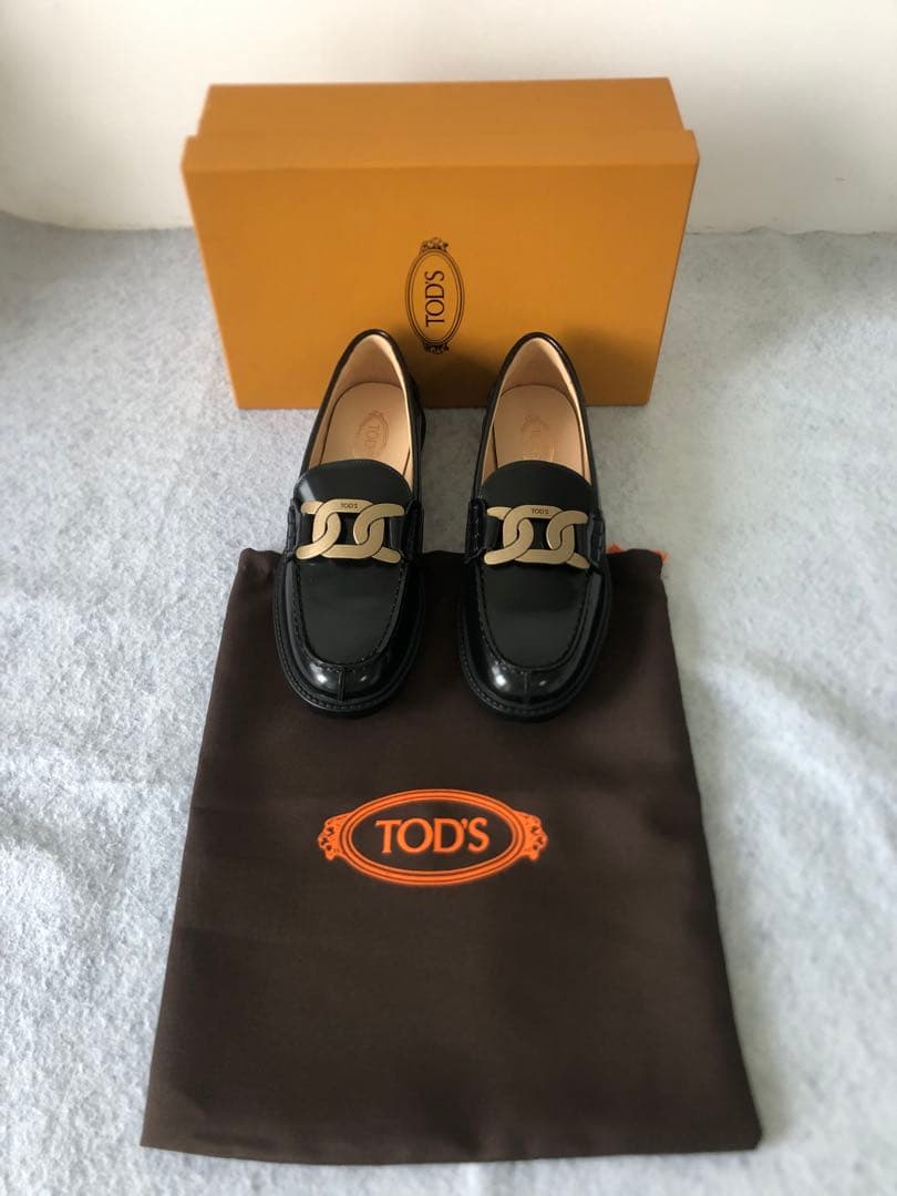 TOD'S　トッズ　靴　ケイトローファー チェーン　革靴　23