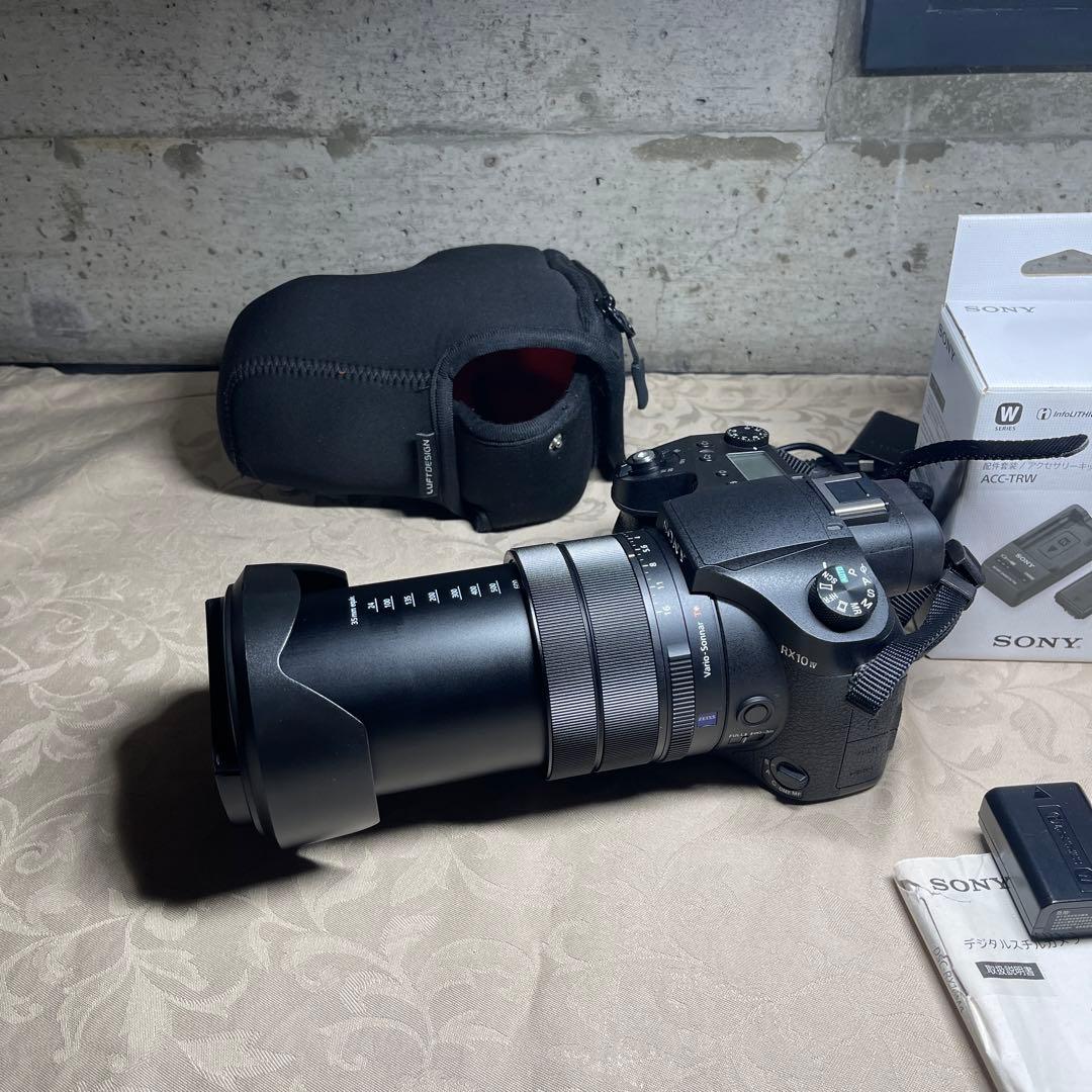 SONY サイバーショット　DSC-RX10M-4