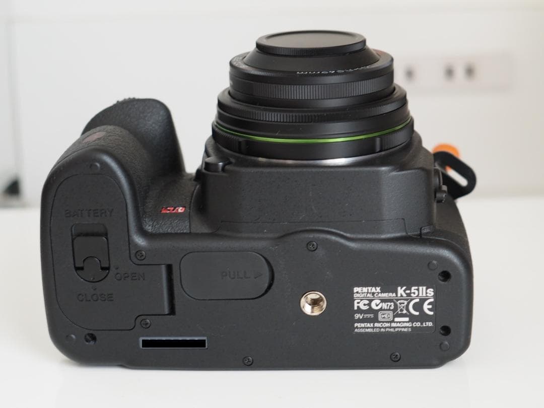 PENTAX K-5iis　バッテリーグリップと単焦点レンズセット