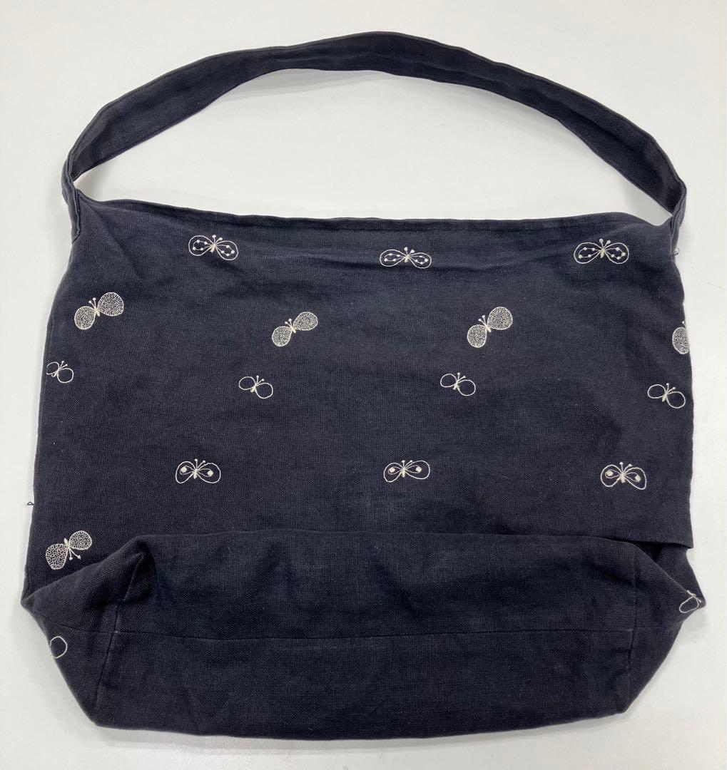 しゅみ　ミナペルホネン　ちょうちょ　ボディバッグ