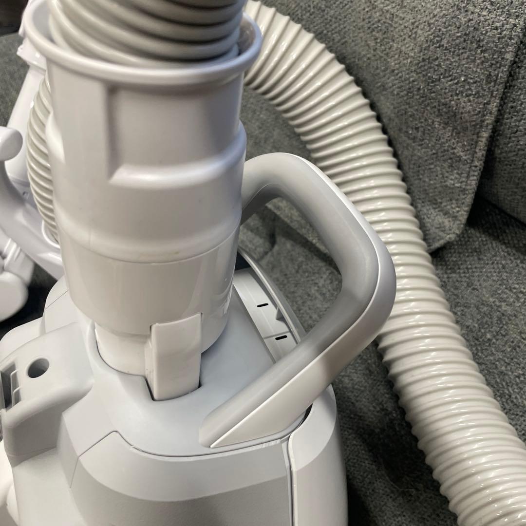 日立 紙パック式クリーナー　CV-KV70J