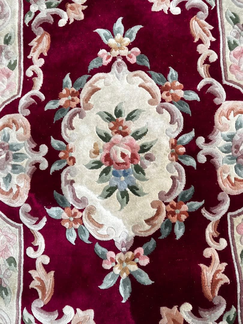 緞通　段通　絨毯　肉厚　花柄　房あり　厚さ2cm 綺麗なワインレッド