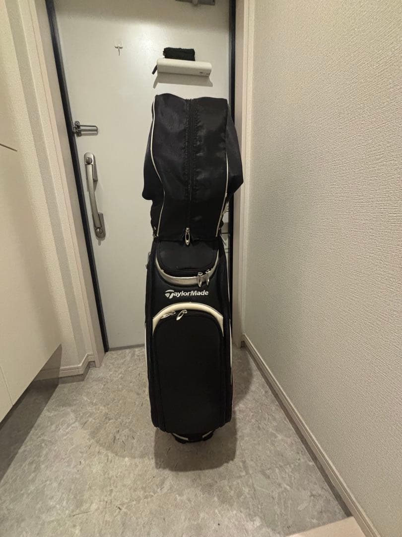 TaylorMade キャディバッグ 白黒