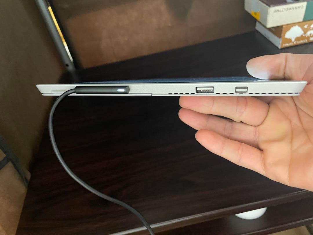 Windowsタブレット 本体 専用カバー付き