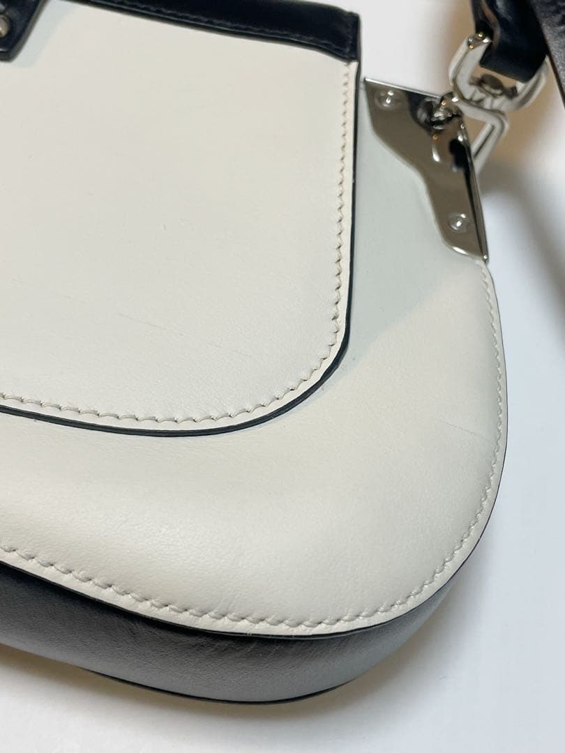 【希少】PRADA プラダ レザーバッグ ホワイト ブラック バイカラー