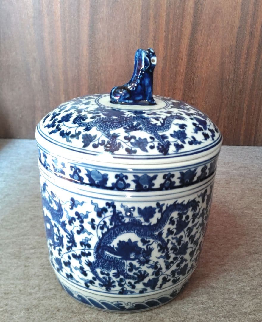 景徳鎮　龍柄蓋物器　D577