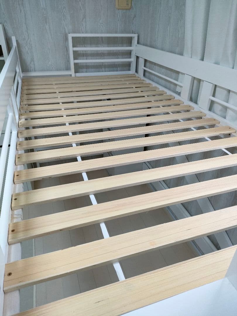 木製ロフトベッド 両面はしご付き 天然木 ハンガーラック付き シングル 北欧風