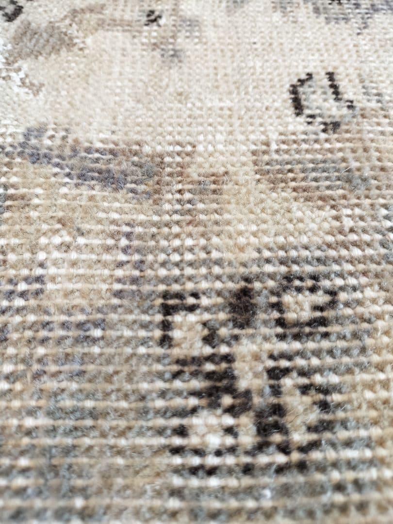 【AYA ☆ セール中】淡いグレーとクリームの淡色ラグ　　No.617