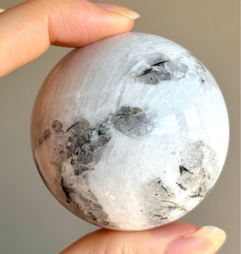 1点再入荷　レア　高品質　ブラックルチルトルマリン　ムーンストーン　スフィア