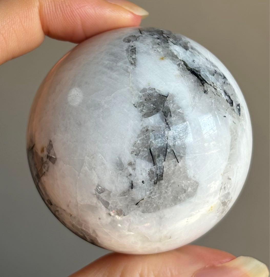 1点再入荷　レア　高品質　ブラックルチルトルマリン　ムーンストーン　スフィア