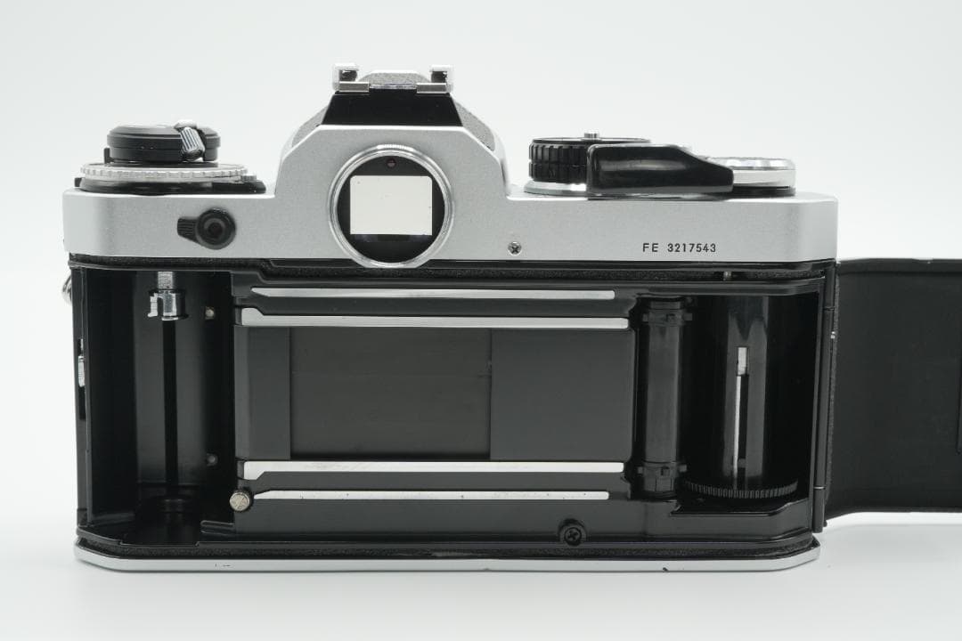 【美品・完動品】Nikon FE シルバー フィルムカメラ本体