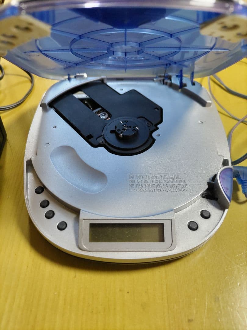 aiwa XP-V320 ポータブルCDプレーヤー